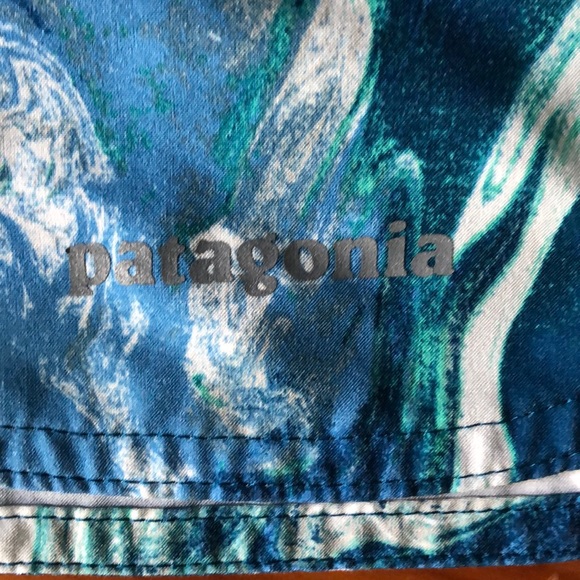 Patagonia women’s shorts blue aqua swirl size Medium M hard to find running hike - Picture 2 of 6